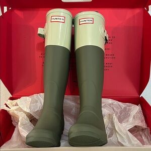 Hunter Olive and light green boots brand new never worn